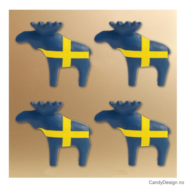 Treskåret elg med magnet i svenske farger