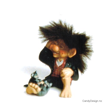 Bunadstroll - Trollgutt med katt