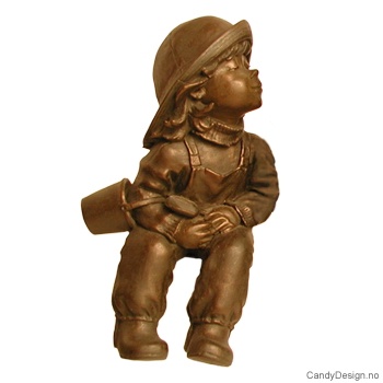 Regntøybarn i bronse  Kyssende jente