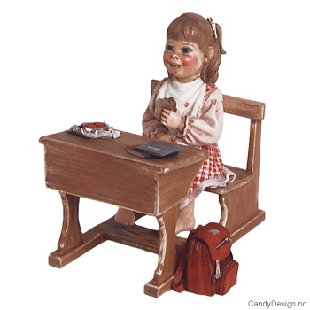 Skolebarn - Pike med matpakke og pult