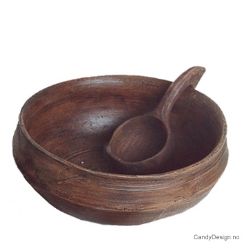 Store skåler med øse