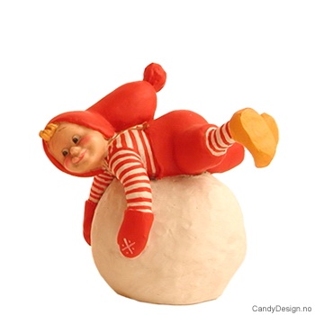 Pike sittende på snøball