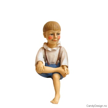 Små Carl Larsson barne figur sittende på kant - Gutt med fot over kne, ser mot sin venstre side