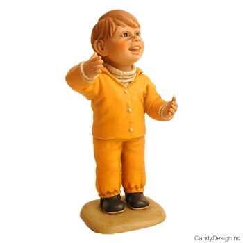 Regntøybarn medium stående - Skrytende gutt