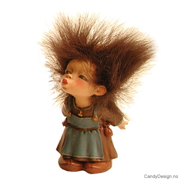 Store forelskede vikingebarn enkle figurer med fluffy hår  Kyssende vikingpike