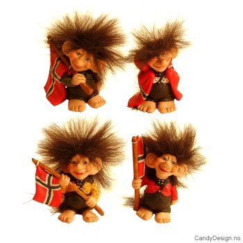 Troll med Norsk flagg med genser assortert