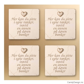 Magnetplate med hjerte og tekst - Her kan du sitte i egne tanker, inntil en annen på døren banker