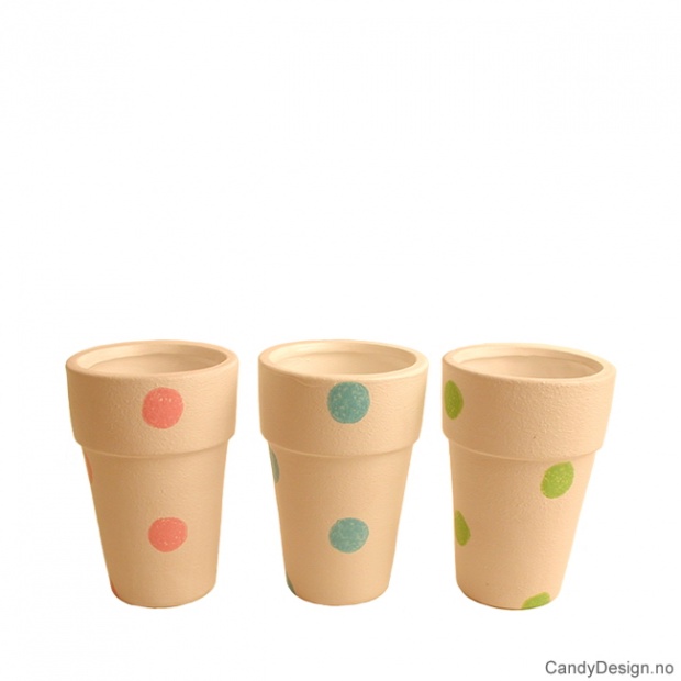 Høye potter med prikker små